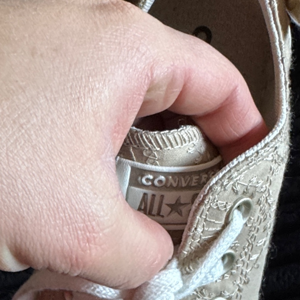 Elegant Cream Lace Women's Sneakers - Picture 5 of 6